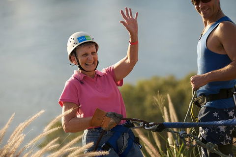 Abseiling The Kangaroo Point Cliffs In Brisbane - Tourism TAS 1