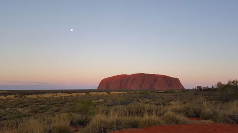 Uluru (Ayers Rock) Sunset With Outback Barbecue Dinner And Star Tour - Tourism TAS 2