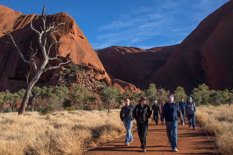 Highlights Of Uluru Including Sunrise And Breakfast - Hobart Tourism 4