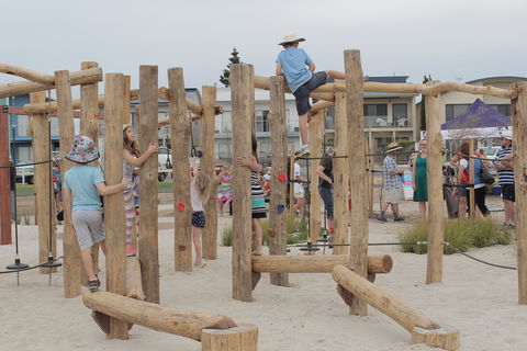 Bristow Smith Reserve Nature Playspace - Hobart Tourism 0
