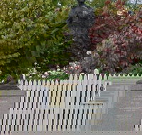 Alexander Cameron Statue - Tourism TAS