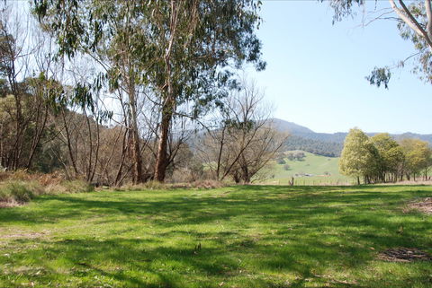 Banimboola Creek Rest Area - Hobart Tourism 2
