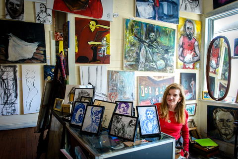 Brush Off Art - Hobart Tourism 0
