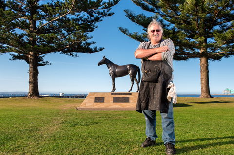 Makybe Diva Statue - Hobart Tourism 2