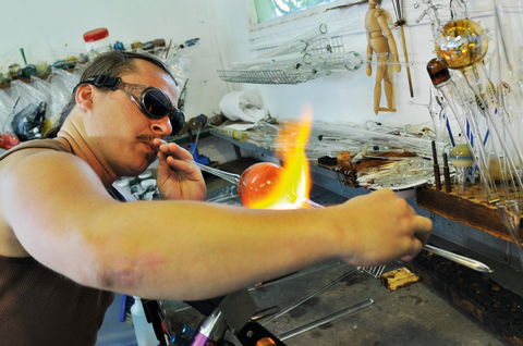 Alan Ussher Glassblowing Studio - Tourism TAS 0
