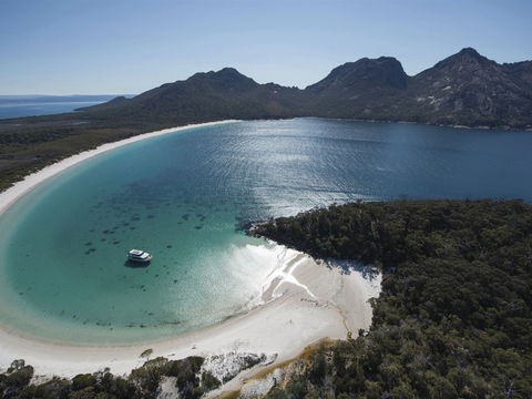 Coles Bay - Tourism TAS 1