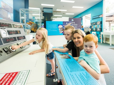 CSIRO Parkes Radio Telescope Visitor Centre - Tourism TAS 1