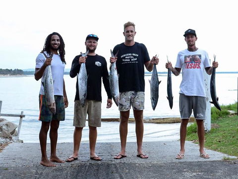 Iluka Bait And Tackle - Tourism TAS 2
