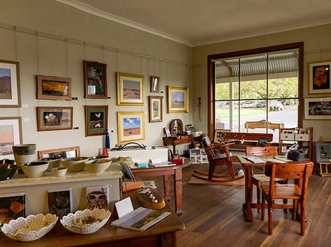 Olde Bridge Gallery - Hobart Tourism 0