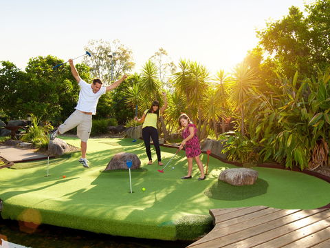 Victoria Park Golf Complex - Hobart Tourism 0