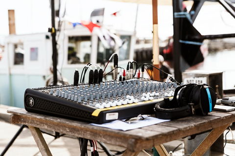Apollo Bay Radio 87.6 FM - Hobart Tourism 0