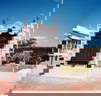 Gayndah War Memorial - Tourism TAS