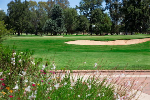Howlong Golf Resort - Hobart Tourism 0