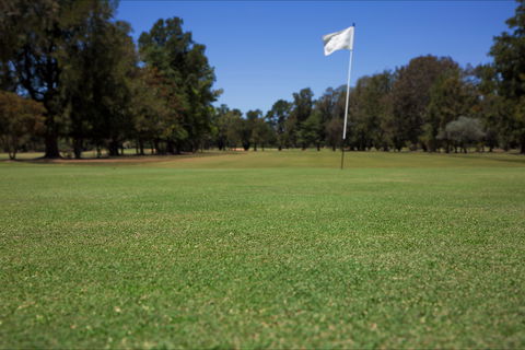 Howlong Golf Resort - Hobart Tourism 2