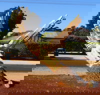 Loxton Tree sculptures - Tourism TAS