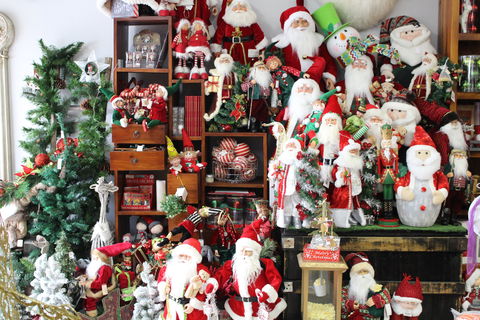 Mrs Claus And Santa - Hobart Tourism 2