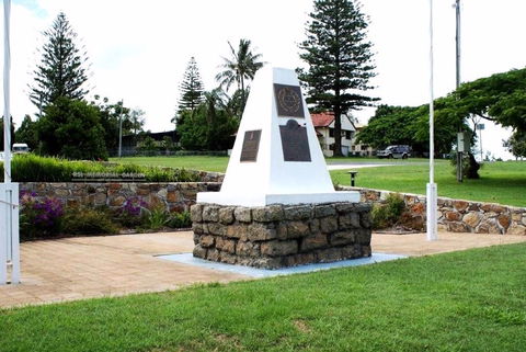 Dunwich War Memorial - Hobart Tourism 0