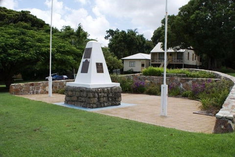 Dunwich War Memorial - Hobart Tourism 1