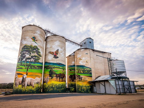 Grenfell Commodities Silos - Hobart Tourism 0