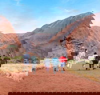 Explore Uluru 7 Hours Guide Tour at Sunrise with Light Breakfast - Hobart Tourism