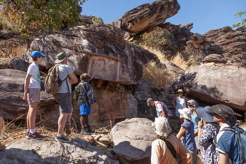 Arnhem Land Injalak Hill Full-Day Tour From Darwin - Tourism TAS 10