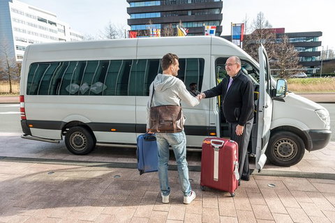 Cairns Airport (CNS) Departure Transfer (Cairns Hotels To Cairns CNS Airport) - Tourism TAS 5