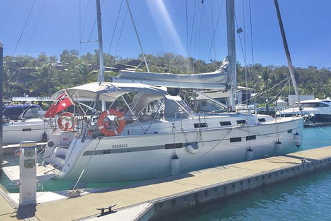 Sailing Curlew Escape On Moreton Bay - Hobart Tourism 8