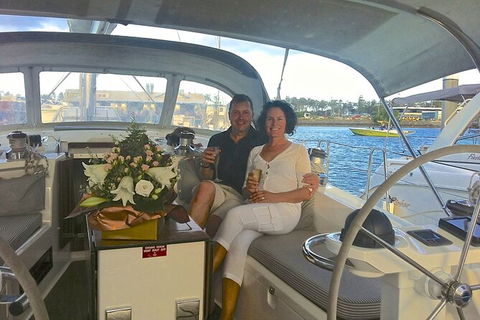 Sailing Curlew Escape On Moreton Bay - Hobart Tourism 4