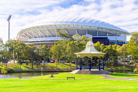 Departure Private Transfers: Adelaide To Adelaide Airport ADL In Luxury Van - Hobart Tourism 8
