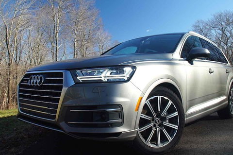 Audi Q7 SUV Melbourne Airport To CBD - Tourism TAS 2