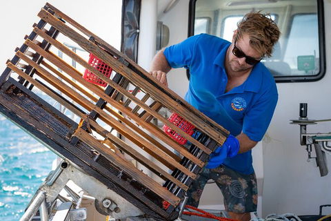Rock Lobster Pot Pull Tour In Kalbarri - Tourism TAS 2