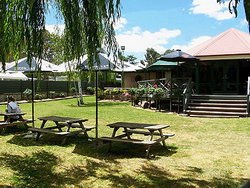 Oakbank Hotel - Hobart Tourism 3