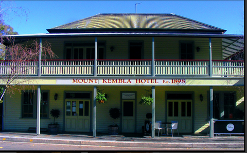 Mount Kembla Village Hotel - Hobart Tourism 1