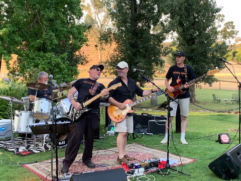 Angas Plains Wines Live In The Vines, With The Band -Wisky Jak - Tourism TAS 2