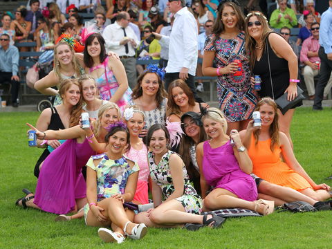 Albury Racing Club Boxing Day Races - Hobart Tourism 2