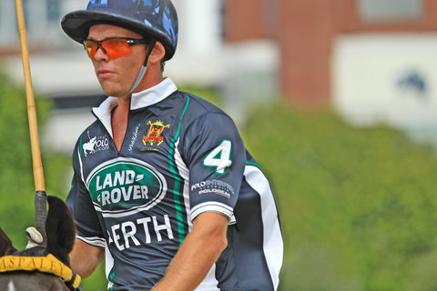 Land Rover Polo In The City - Tourism TAS 1