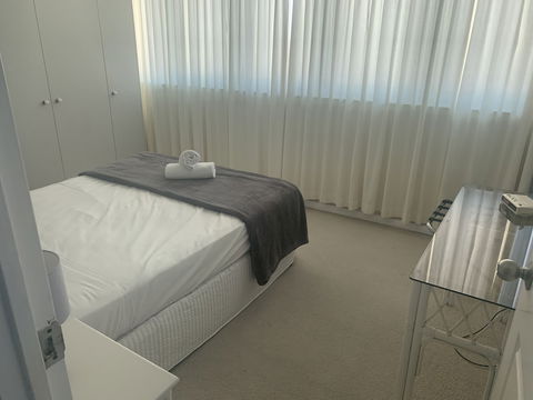Beachfront Towers - Tourism TAS 3