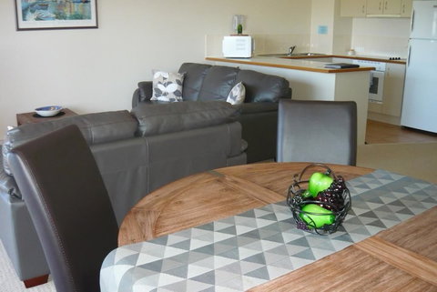 Sails Resort On Golden Beach - Tourism TAS 4