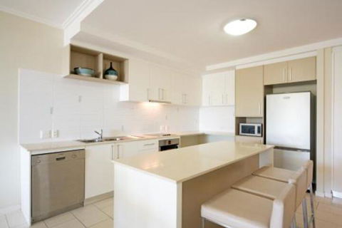 Summit Apartments Airlie Beach - Tourism TAS 6