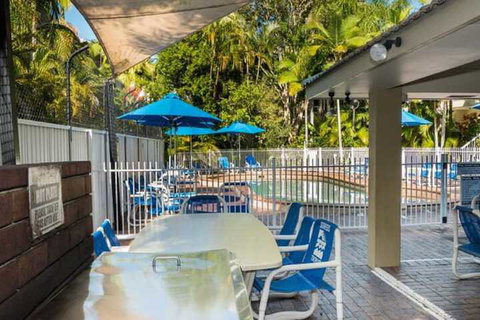 Surfers Tropique - Tourism TAS 1