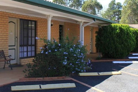 Hilltops Retreat Motor Inn - Hobart Tourism 3
