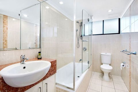 ULTIQA Beach Haven At Broadbeach - Tourism TAS 3