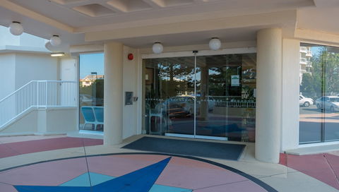 Burleigh Surf Apartments - Tourism TAS 3