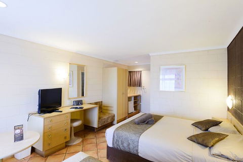 Hospitality Port Hedland - Tourism TAS 7
