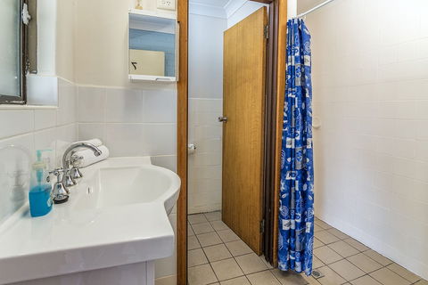 Emu Beach Chalets - Tourism TAS 4