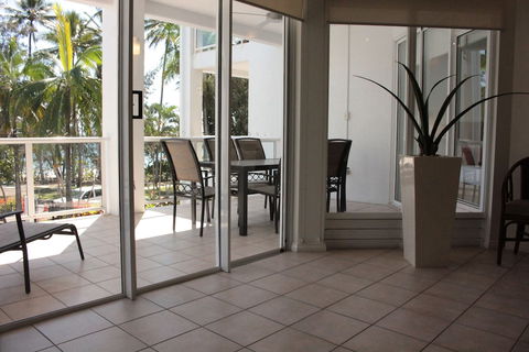 Beaches Port Douglas - Hobart Tourism 6