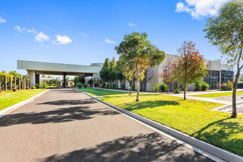 Quality Suites Point Cook Seasons 5 - Tourism TAS 1