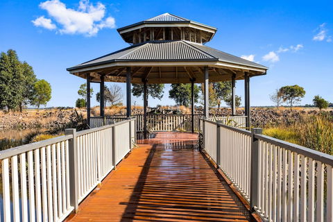 Quality Suites Point Cook Seasons 5 - Tourism TAS 0