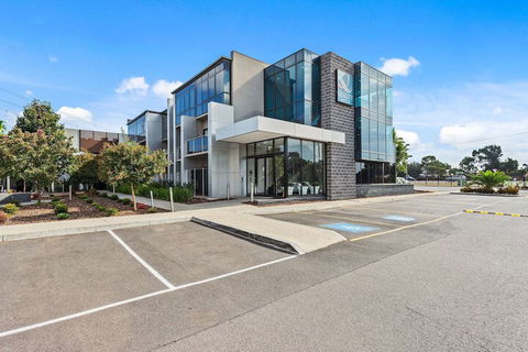 Quality Hotel Taylors Lakes - Tourism TAS 7