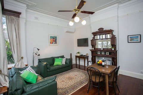 Danum House B & B - Hobart Tourism 5